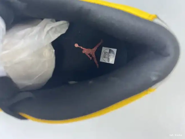 1st Kicks RETRO AIR BQ3685-706 UNIVERSITY GOLD 14 JORDAN 0531
